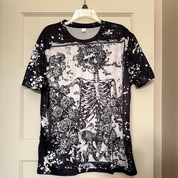 Other - NWOT Grateful Dead Vibes Skeleton Graphic Tee